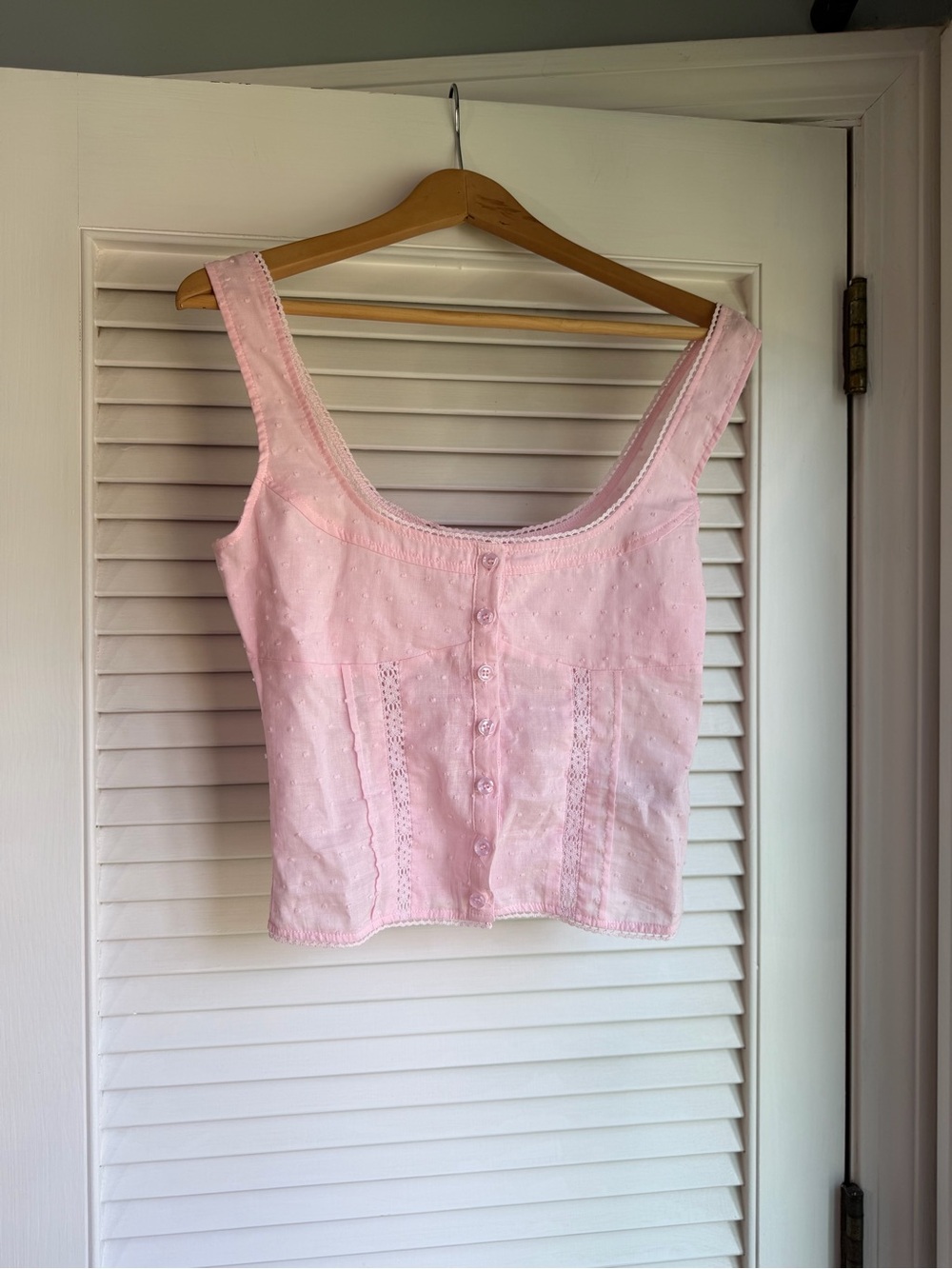 Ediktes Pink Eyelet Button-Front Tank Top